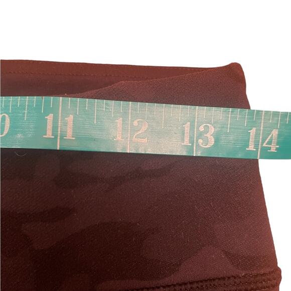 Lululemon low rise cropped black grey camo leggings size 6 - Picture 4 of 8